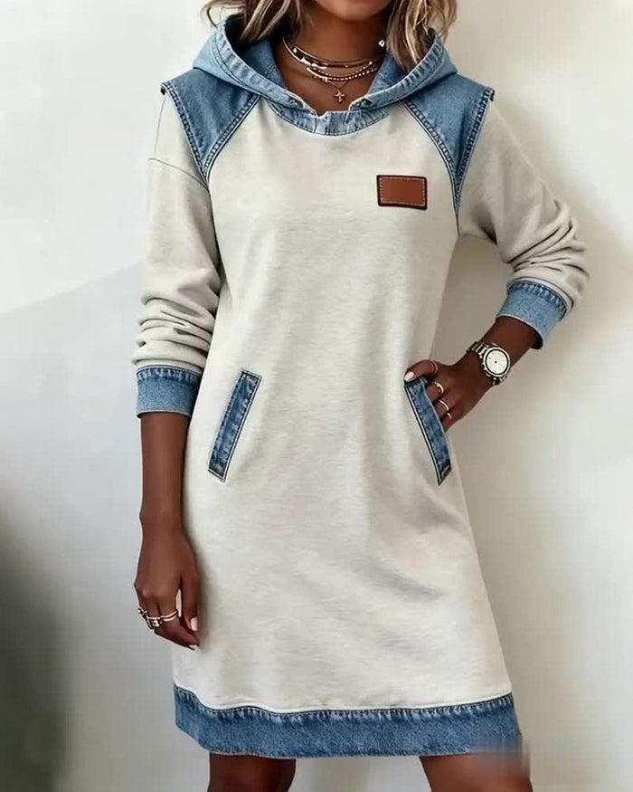 Robe À Capuche Avec Empiècements Contrastés
