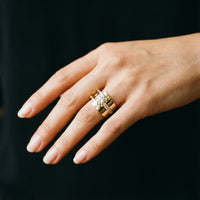 Bague vintage dorée irrégulière avec zircon