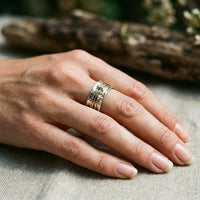 Bague vintage dorée avec couches argentées