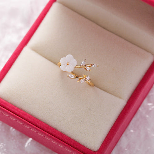 Bague ajustable avec fleur sauvage et zirconia en or
