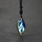 Collier en pierre lunaire magique