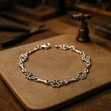 Bracelet avec Pendentifs de Patte de Chien et Os en Argent Pur