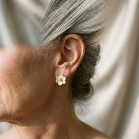 Boucles d'oreilles élégantes en pétales en or