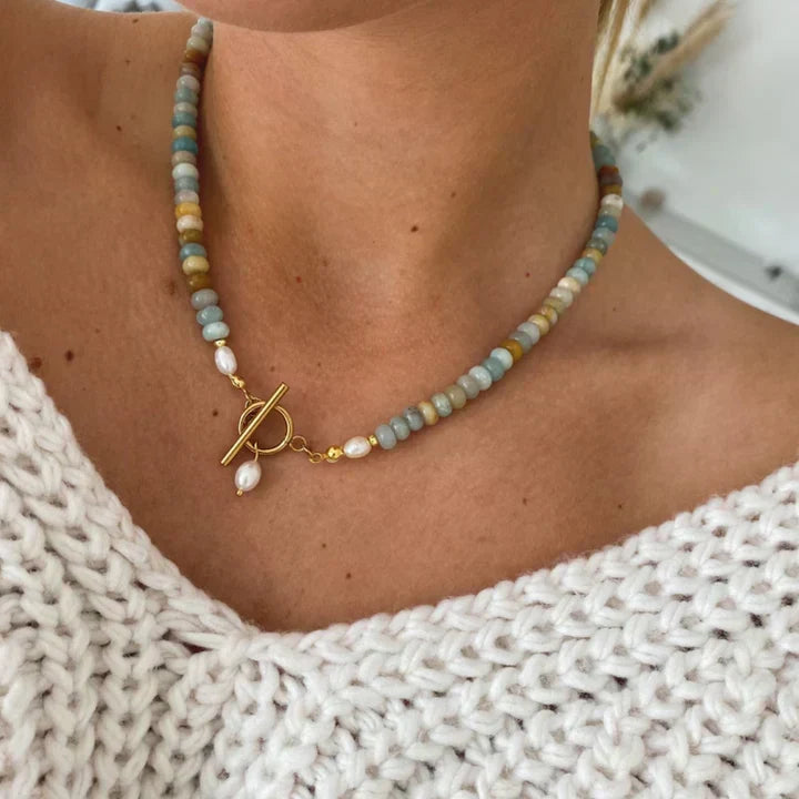 Collier vintage doré avec pierres