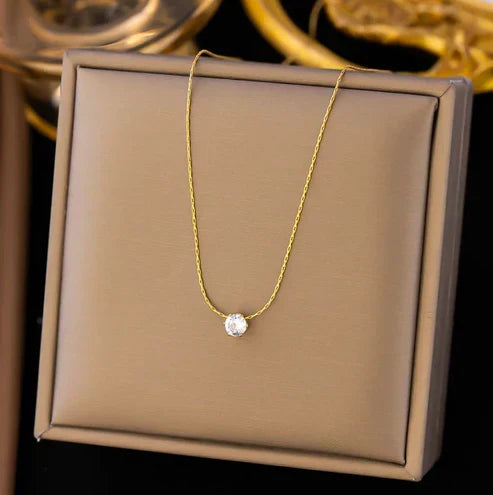 Collier en or avec diamants