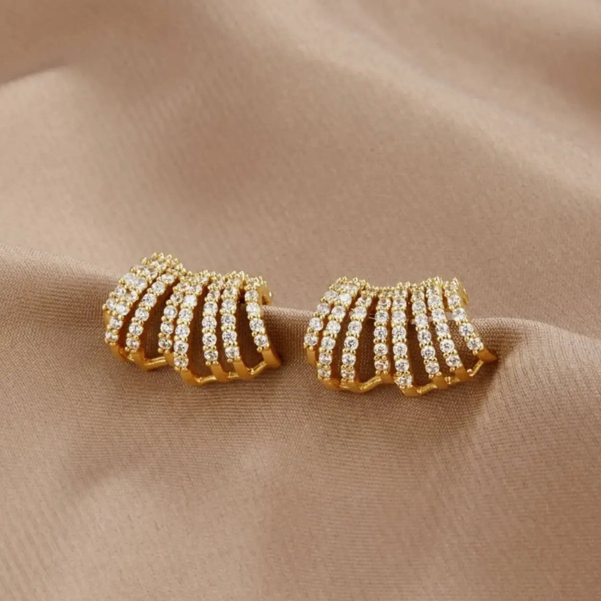Boucles d'oreilles créoles avec perles en or