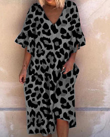 Robe ample col V imprimé léopard
