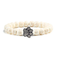 Bracelet avec des perles en forme de patte – Design en pierre naturelle