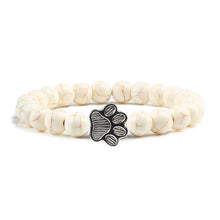 Bracelet avec des perles en forme de patte – Design en pierre naturelle