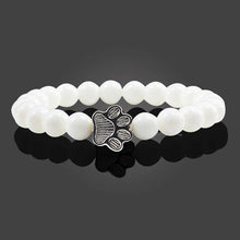 Bracelet avec des perles en forme de patte – Design en pierre naturelle