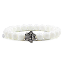 Bracelet avec des perles en forme de patte – Design en pierre naturelle
