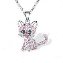 Collier argenté avec des chatons et des zirconias colorés