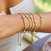 Bracelet Élégant en Or avec Lettre en Bulle