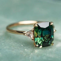 Bague en Or avec Pierre Verte Vintage