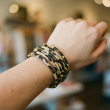 Bracelet boho large enroulant avec plusieurs couches