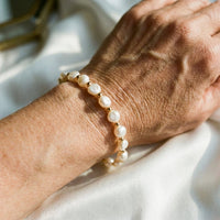 Bracelet vintage blanc avec perles et or