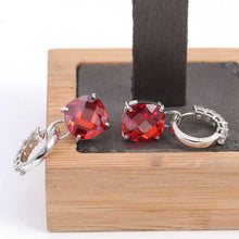 Boucles d'oreilles en rubis et diamant
