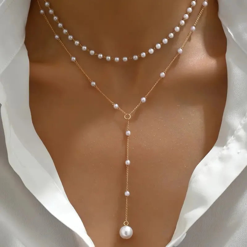 Collier à deux tours avec perles pendantes