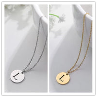 Collier en Or avec Pendentif de Lettre Élégante