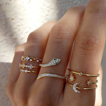 Ensemble de bagues dorées brillantes de style vintage