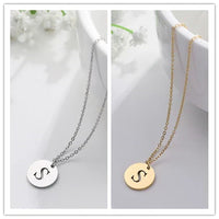 Collier en Or avec Pendentif de Lettre Élégante