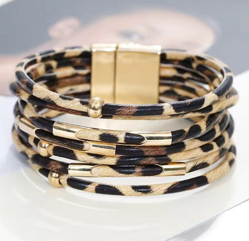Bracelet boho large enroulant avec plusieurs couches