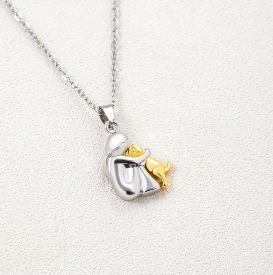 Collier vintage doré avec pierres