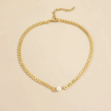 Collier de perles avec chaîne pour clavicule