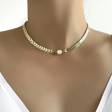 Collier de perles avec chaîne pour clavicule