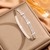 Bracelet ouvert géométrique simple avec deux couches de zircon