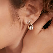 Boucles D'oreilles En Or Avec Croix Et Zirconiums