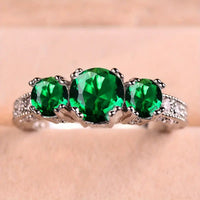 Bague avec 3 pierres d'Émeraude