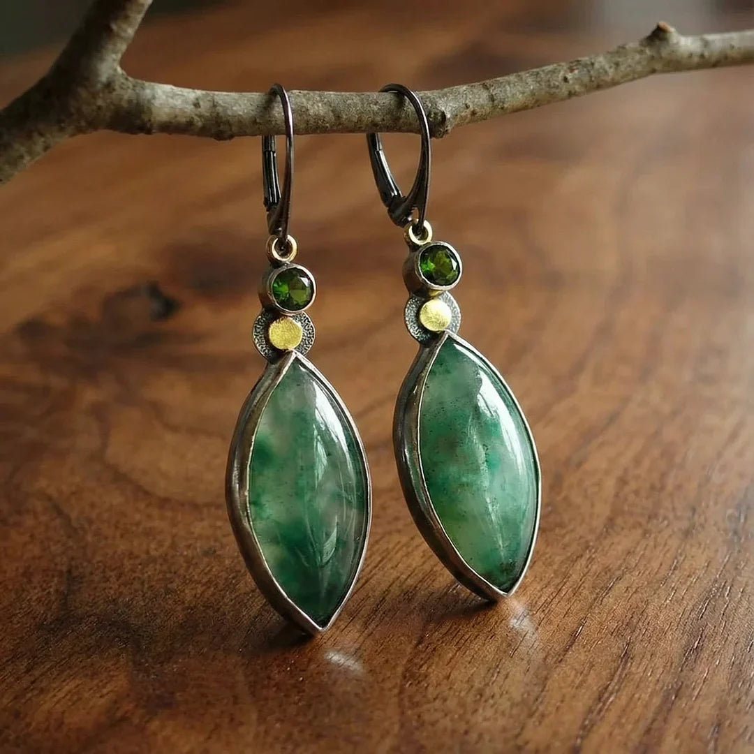 Boucles d'oreilles vintage avec pierre verte