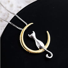 Collier élégant avec lune croissante et chat
