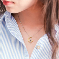 Collier élégant avec lune croissante et chat