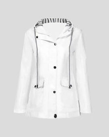 Veste Pour Femmes Avec Caractéristiques Étanche À L'eau Et Au Vent
