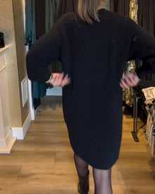 Robe pull de couleur unie à col en V