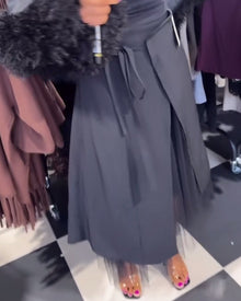 Jupe Pleine De Caractère Et À La Mode