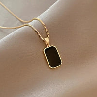Collier avec pendentif minimaliste carré en titane noir Elite