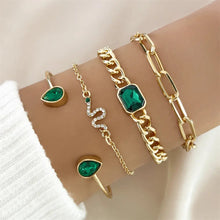 Ensemble de bracelets avec des cristaux verts