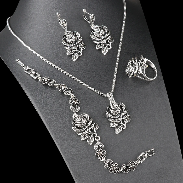 Élégant ensemble en argent avec zircon
