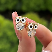 Boucles d'oreilles vintage en forme de hibou avec des cristaux