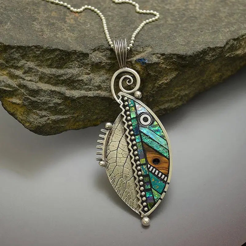 Collier en cristal avec feuille verte en argent vintage