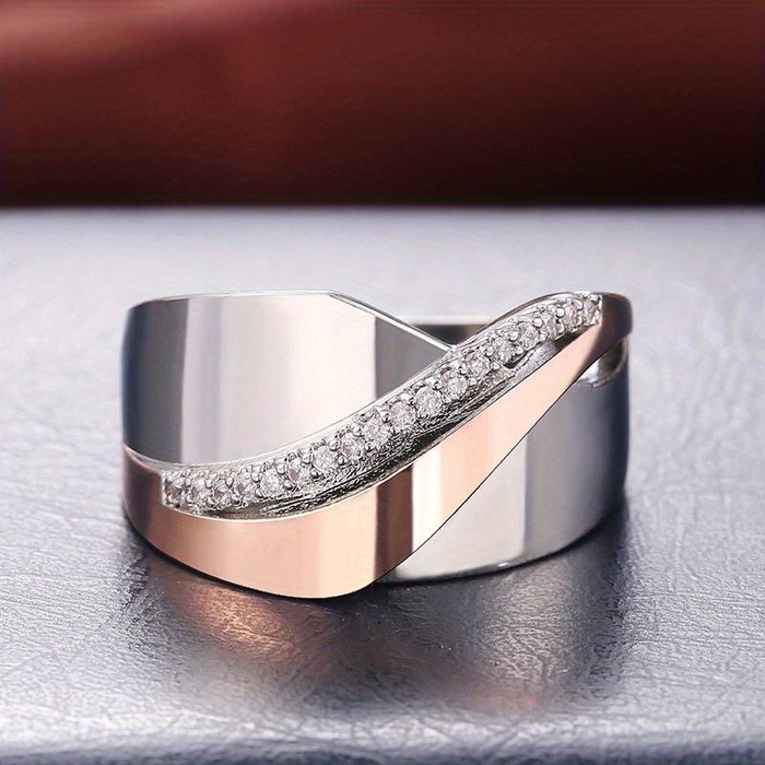 Bague vintage en or rose et argent avec zircon