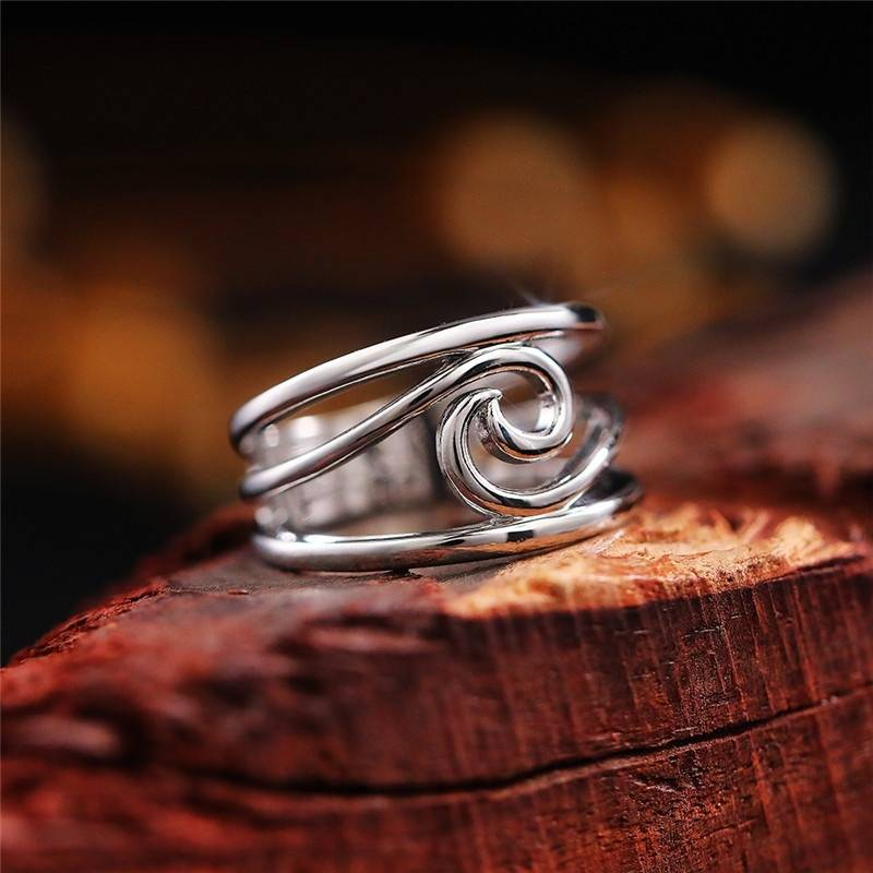 Bague vintage en argent avec ondulation