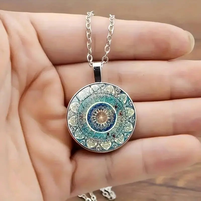 Collier vintage rond avec mandala bleu