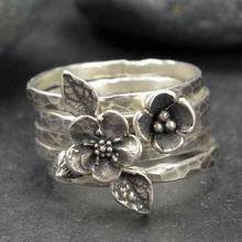 Bague vintage avec couches et fleur en argent