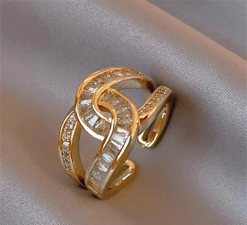 Bague élégante avec nœud