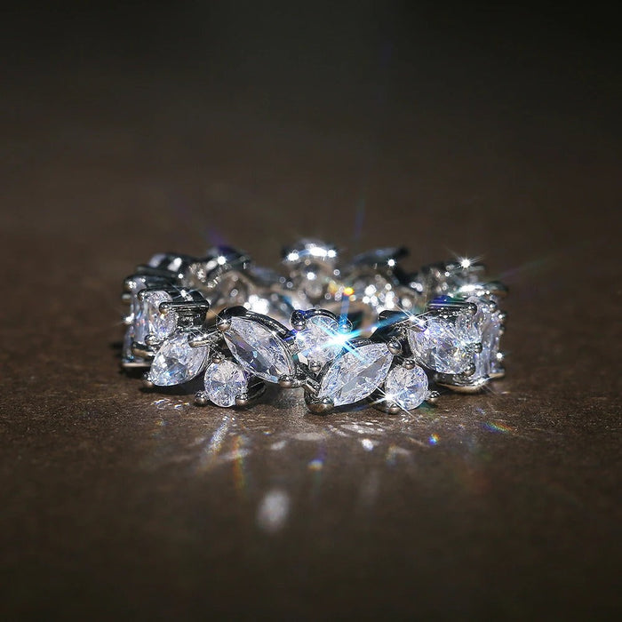 Bague d'éternité vintage avec diamants ronds et marquise