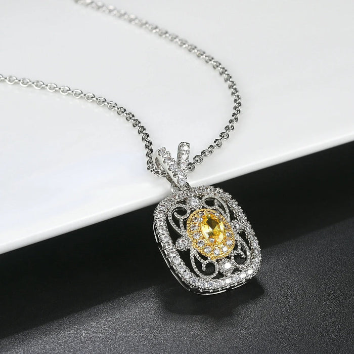 Collier rétro avec pierres précieuses jaunes et cristaux argentés